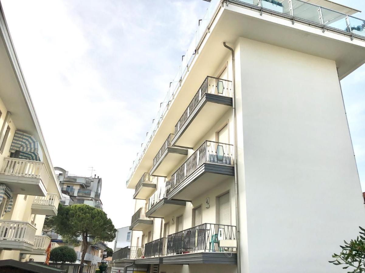 Appartamenti Cristina Carraro Immobiliare - Family Apartments Lido di Jesolo Exterior photo
