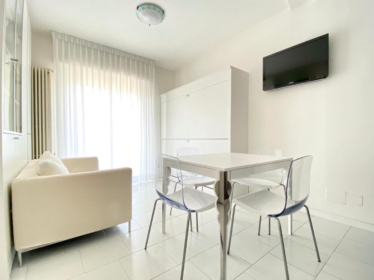Appartamenti Cristina Carraro Immobiliare - Family Apartments Lido di Jesolo Exterior photo