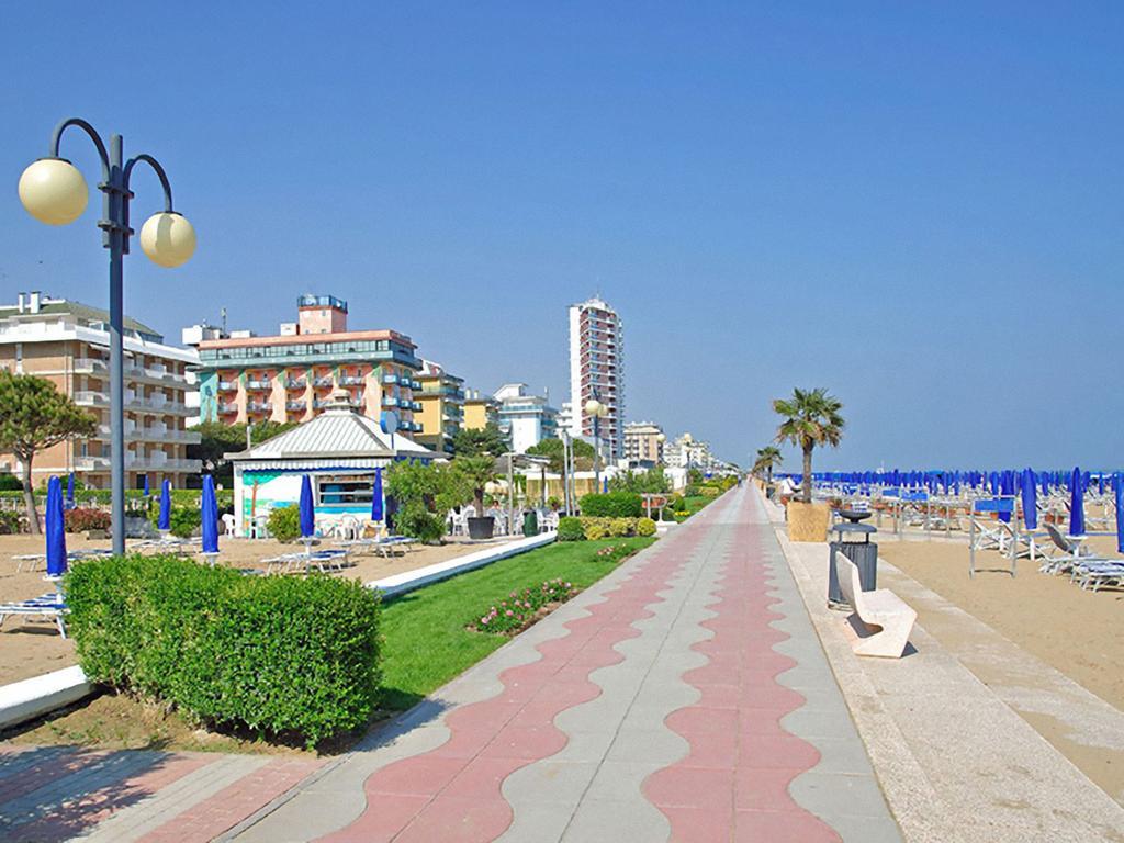 Appartamenti Cristina Carraro Immobiliare - Family Apartments Lido di Jesolo Exterior photo
